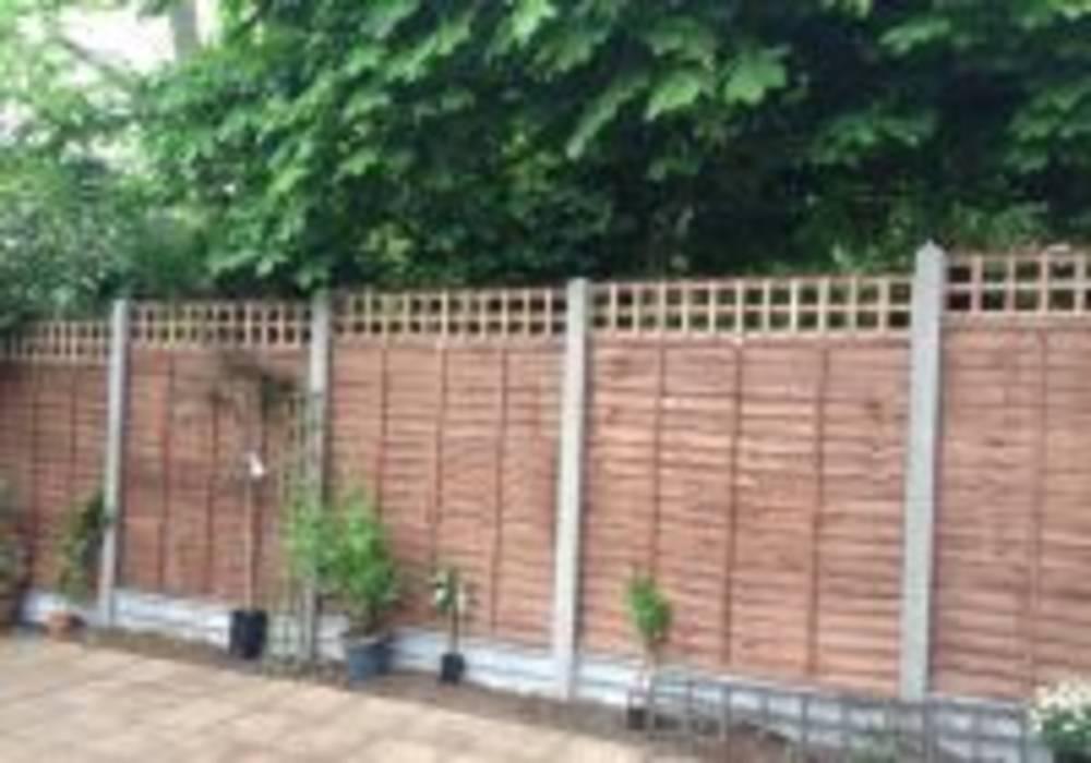 Larchlap panels with trellis