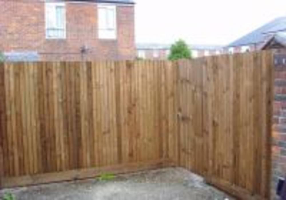 Closeboard with gate