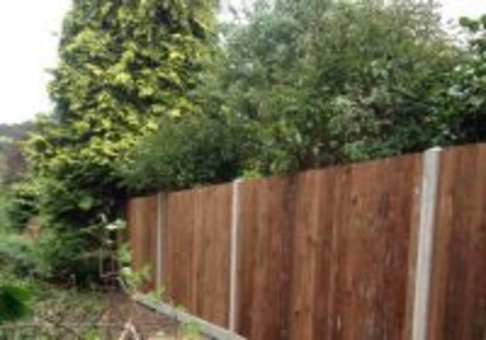 Closeboard fencing with concrete posts